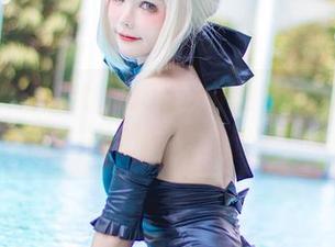 你见过Kitkat Cosplay的姐姐的这一面吗？这套图太特别了。